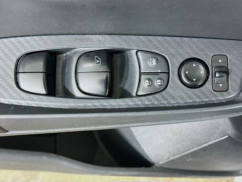 Used 2025 Nissan Sentra SV FWD image 15