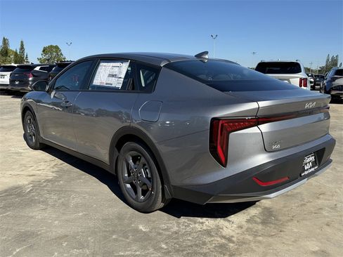 New 2025 Kia K4 LXS image 7