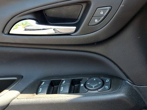 Certified 2023 Chevrolet Equinox RS AWD/4WD image 26