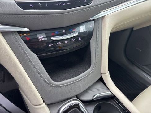 Used 2017 Cadillac XT5 Luxury w/ Driver Awareness Package image 25