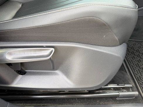 Used 2023 Volkswagen Tiguan SE w/ Panoramic Sunroof Package image 14