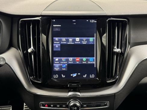 Used 2018 Volvo XC60 T6 R-Design w/ Convenience Package image 22