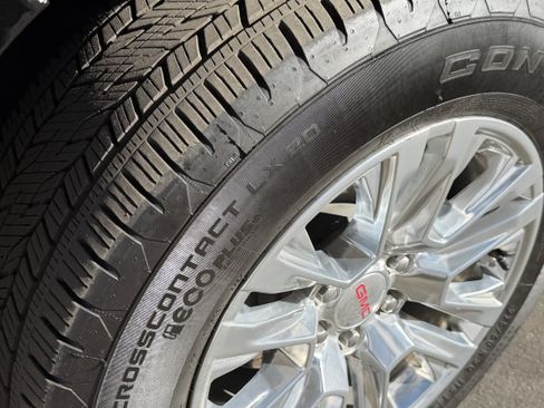 Used 2025 GMC Yukon XL Denali image 16