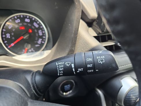 Used 2020 Toyota RAV4 XLE Premium FWD image 26