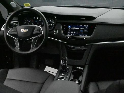 Used 2026 Cadillac XT5 Premium Luxury w/ Driver Assist Package AWD/4WD image 14