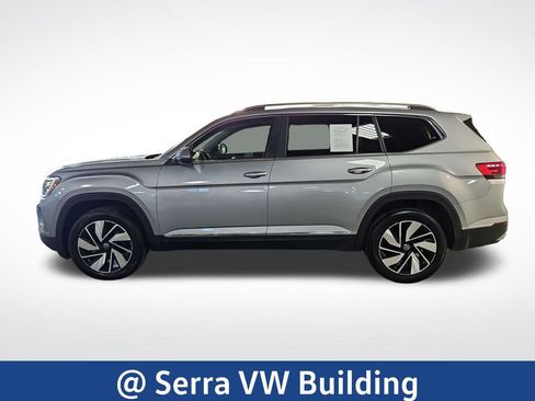 Used 2024 Volkswagen Atlas SEL AWD/4WD image 2