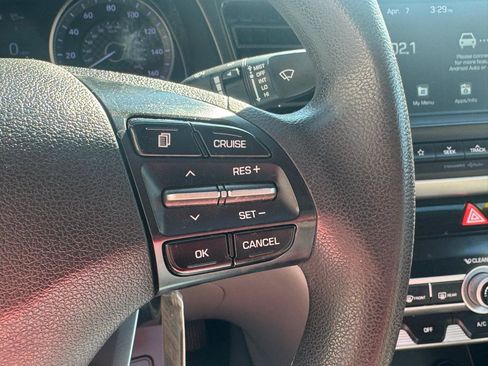 Used 2020 Hyundai Elantra SEL FWD image 19