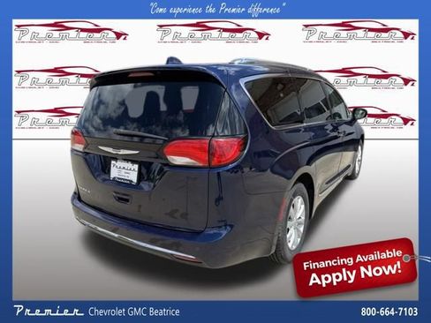 Used 2020 Chrysler Pacifica Touring-L FWD image 6