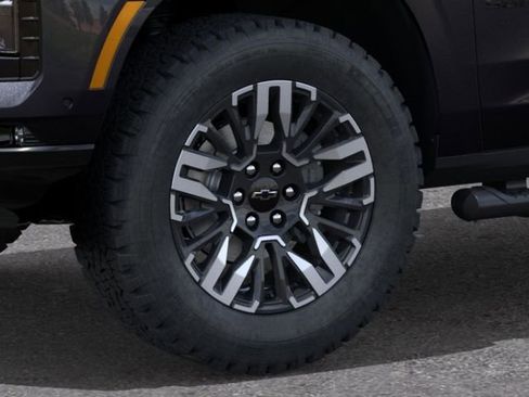 New 2026 Chevrolet Suburban Z71 AWD/4WD image 10