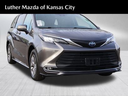 Used 2022 Toyota Sienna XLE