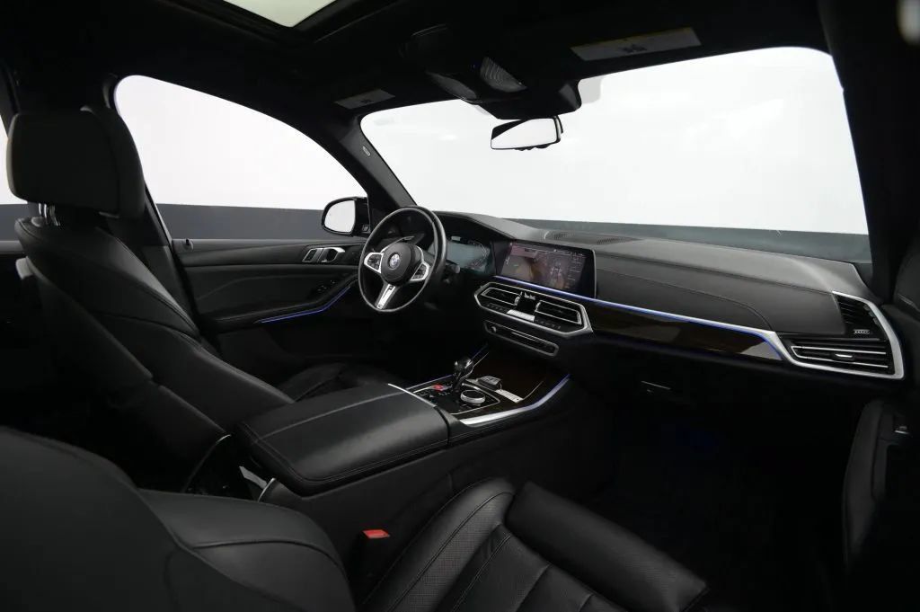 Used 2021 BMW X5 M50i AWD/4WD image 50
