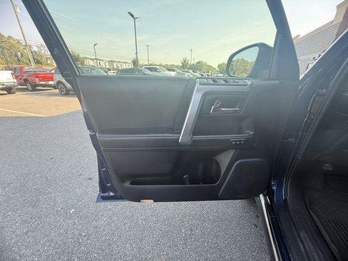 Used 2022 Toyota 4Runner Limited AWD/4WD image 17