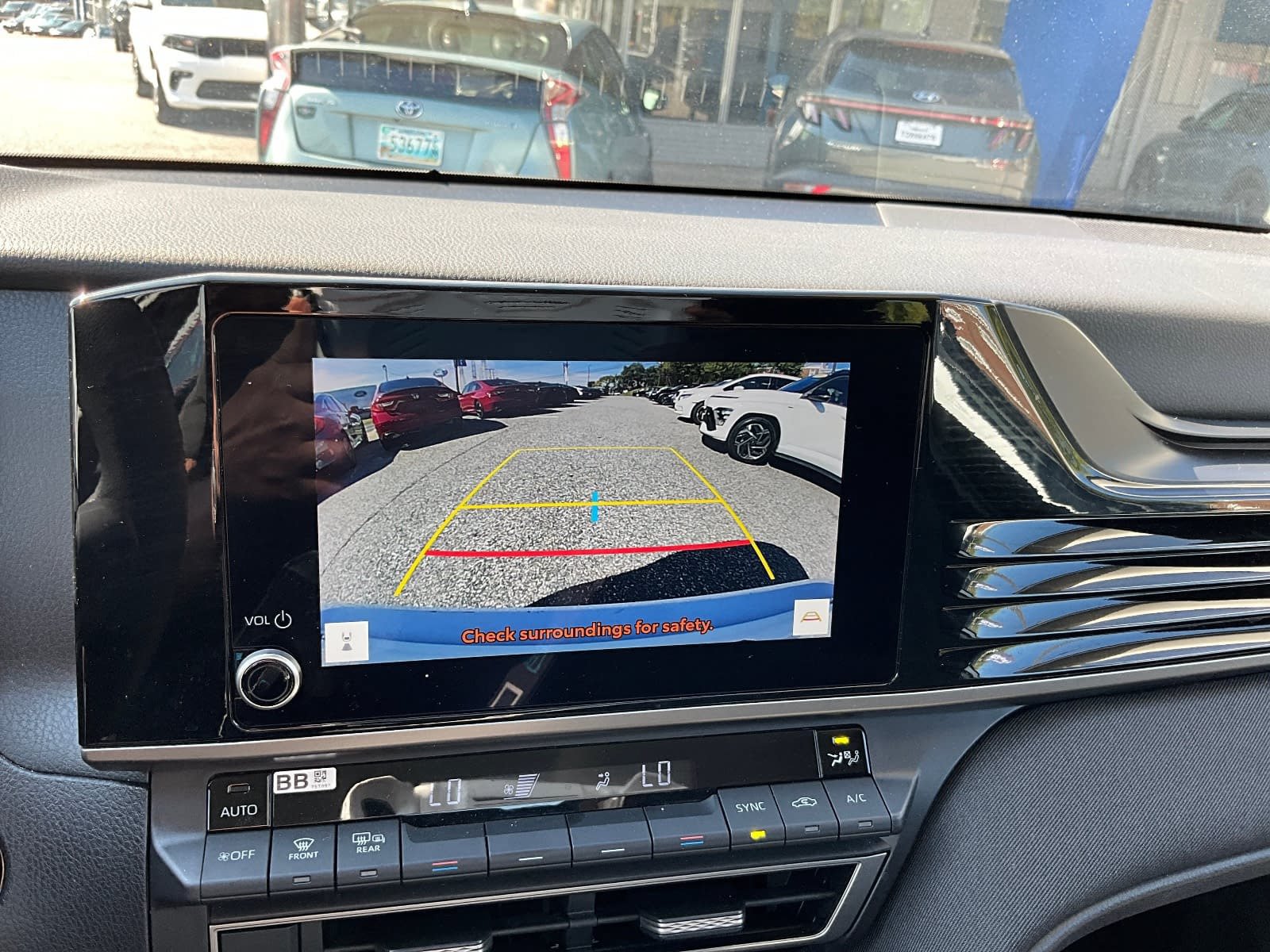 Used 2025 Toyota Camry LE FWD image 11