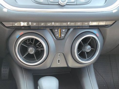 Used 2024 Chevrolet Blazer LT FWD image 21