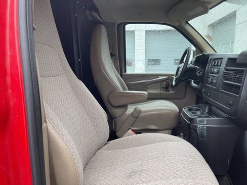 Used 2014 Chevrolet Express 3500 image 20