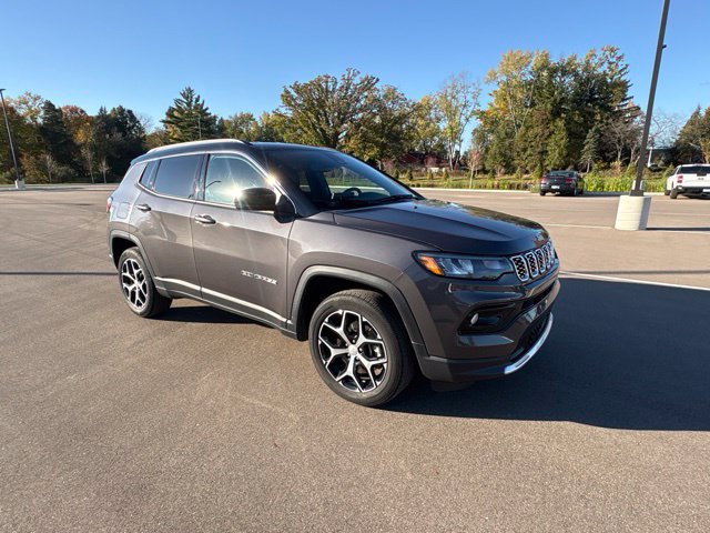 Used 2024 Jeep Compass Limited AWD/4WD image 7