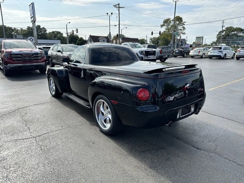 Used 2004 Chevrolet SSR w/ Preferred Equipment Group image 5