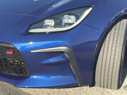 Used 2022 Toyota GR86 w/ ALL Weather Mat Package (TMS) RWD image 9