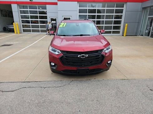 Used 2021 Chevrolet Traverse RS image 2