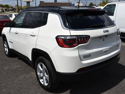 Used 2018 Jeep Compass Latitude w/ Popular Equipment Group AWD/4WD image 5