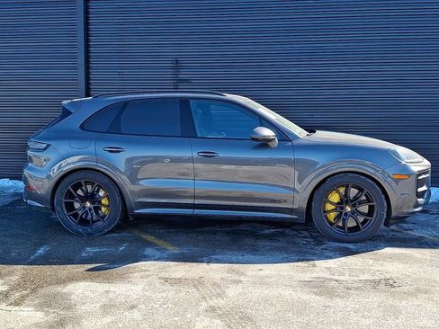 New 2026 Porsche Cayenne GTS AWD/4WD image 8