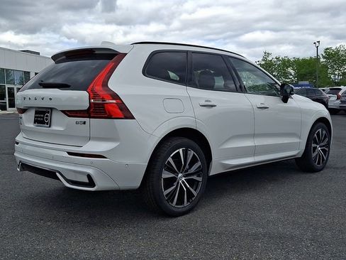 Used 2023 Volvo XC60 B5 Plus w/ Climate Package AWD/4WD image 6