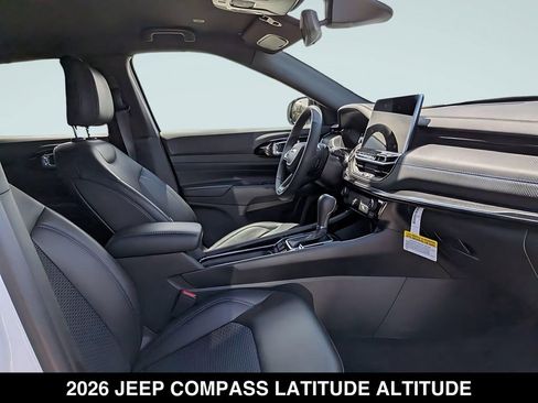 Used 2026 Jeep Compass Latitude AWD/4WD image 27