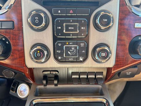 Used 2013 Ford F250 King Ranch w/ King Ranch w/Chrome Pkg AWD/4WD image 16