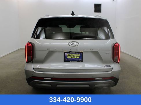 Used 2023 Hyundai Palisade SEL w/ Premium Package image 3
