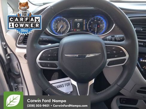 Used 2023 Chrysler Voyager LX image 14