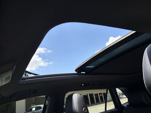 Used 2023 Volkswagen Atlas Cross Sport SE w/ Panoramic Sunroof Package FWD image 22