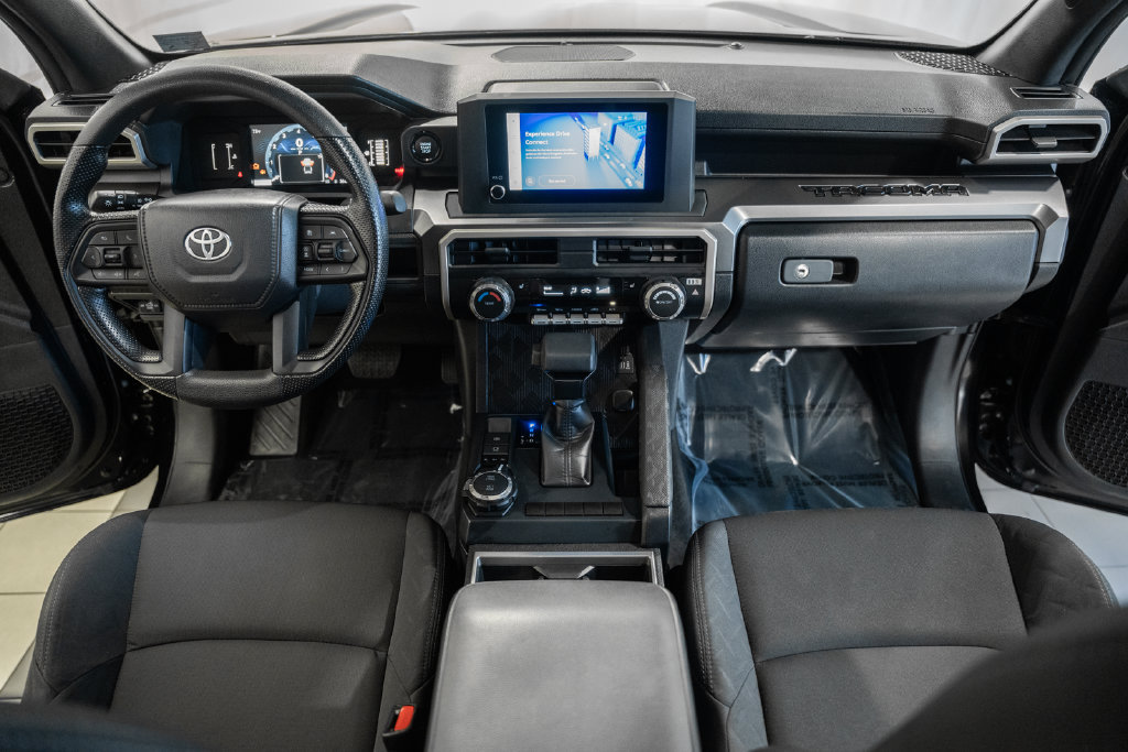 Certified 2025 Toyota Tacoma SR5 AWD/4WD image 16