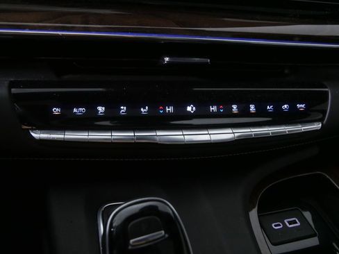 Used 2022 Cadillac Escalade Sport Platinum w/ LPO, ONYX Package image 26