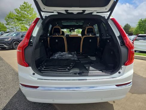 Used 2025 Volvo XC90 T8 Ultra w/ Protection Package Premier image 7