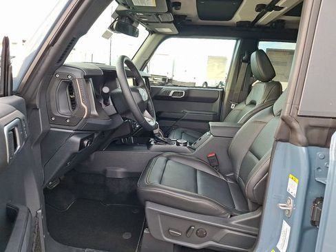 New 2025 Ford Bronco Badlands image 6