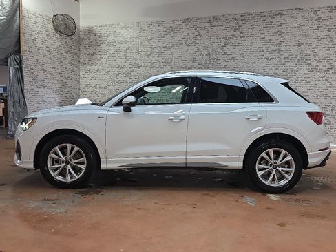 Used 2024 Audi Q3 2.0T Premium AWD/4WD image 4