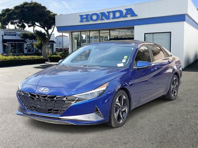 Used 2022 Hyundai Elantra Limited w/ Preferred Accessory Package