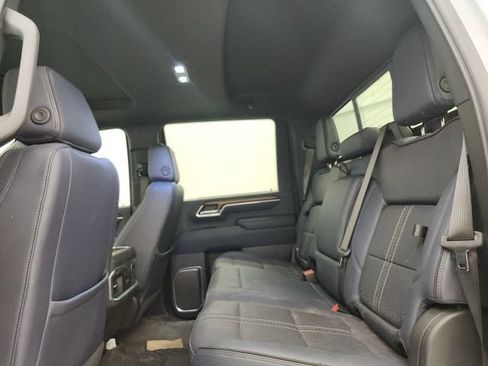 Used 2025 Chevrolet Silverado 2500 High Country w/ Technology Package AWD/4WD image 10