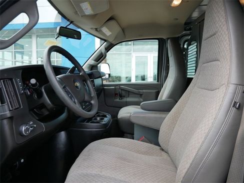 Used 2021 Chevrolet Express 2500 w/ Driver Convenience Package image 7