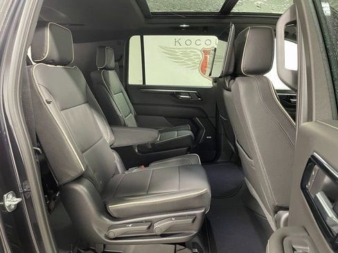 New 2026 Chevrolet Suburban Premier image 22