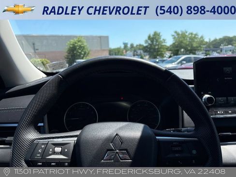 Used 2023 Mitsubishi Outlander SE AWD/4WD image 6