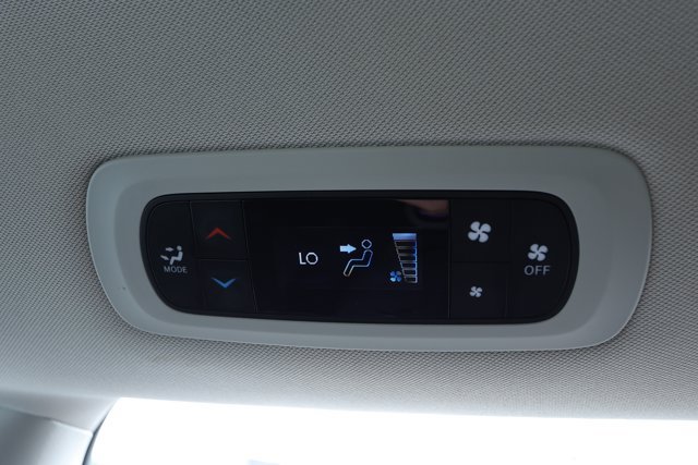 Used 2023 Chrysler Voyager LX FWD image 28
