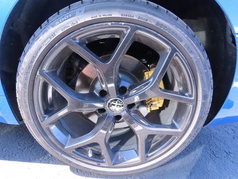 Used 2019 Alfa Romeo Giulia w/ Nero Edizione image 16