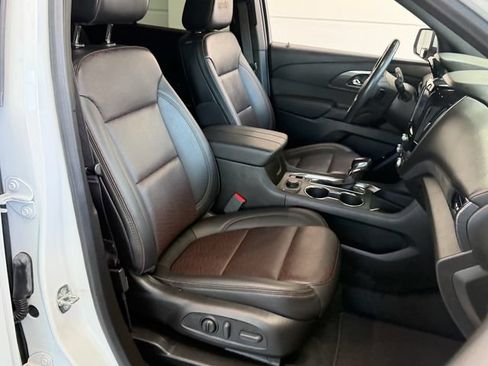 Certified 2022 Chevrolet Traverse High Country AWD/4WD image 12