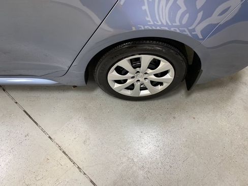 Used 2025 Toyota Corolla LE FWD image 12