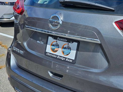 Used 2019 Nissan Rogue S FWD image 14