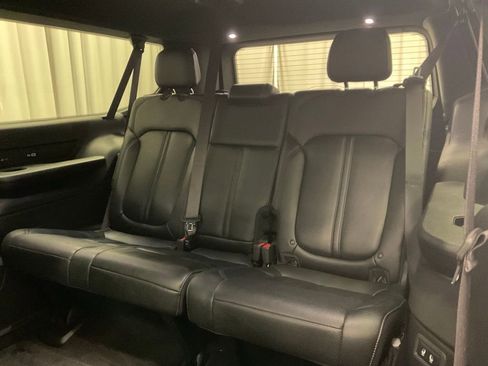 Used 2023 Jeep Wagoneer L Series III w/ Premium Group I image 40