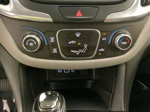 Used 2019 Chevrolet Equinox LS AWD/4WD image 16