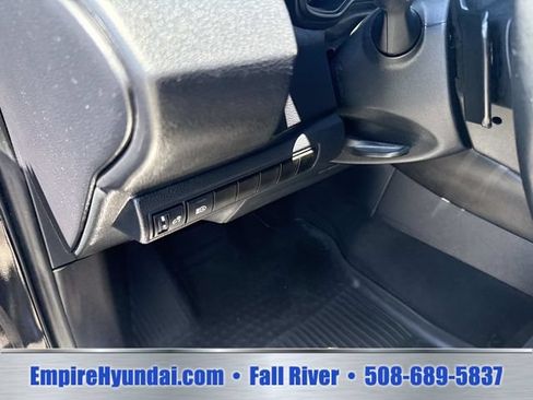 Used 2020 Toyota Corolla SE FWD image 19