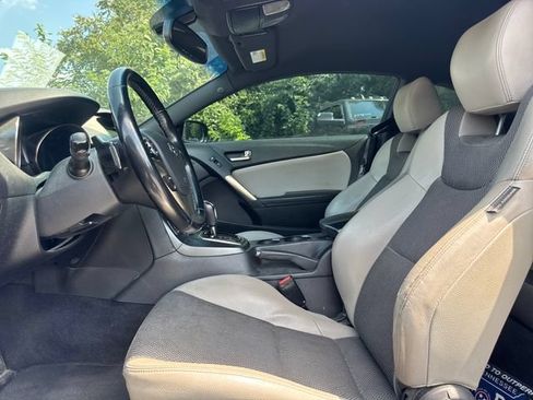 Used 2015 Hyundai Genesis 3.8 RWD image 13